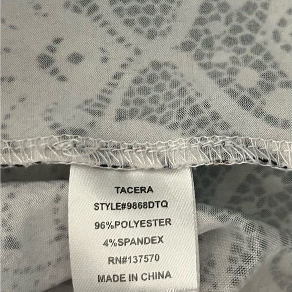 Black and White Patterned Dress Size Large - Picture 9 of 10